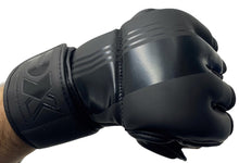 Cargar imagen en el visor de la galería, GUANTILLAS MMA NEGRAS PX PRO TECH X-TRA