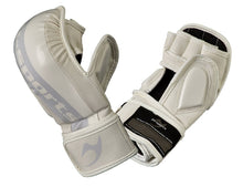 Cargar imagen en el visor de la galería, GUANTES MMA SPARRING &quot;ASSASIN&quot; CARBÓN JUSPORTS BLACK