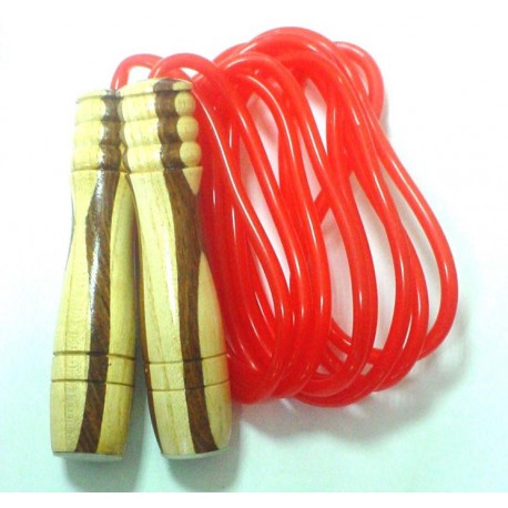 COMBA PVC ROJA CON MANGO DE MADERA