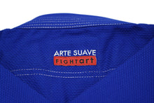 Cargar imagen en el visor de la galería, GI BJJ AZUL &quot;TREINO&quot; 340GR FIGHT ART (ENTRENAMIENTO)